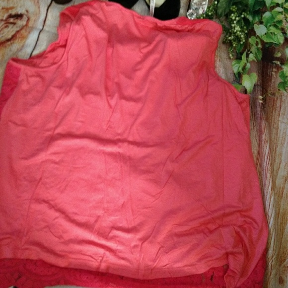 🏵️Lace and Crochet Tiered 👕 Firm'* - Picture 4 of 4